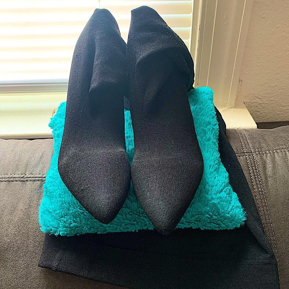 HEELS / TIGHTS